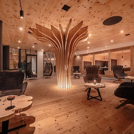 Cristallo Sport & Wellness Hotel Левико Терме Екстериор снимка
