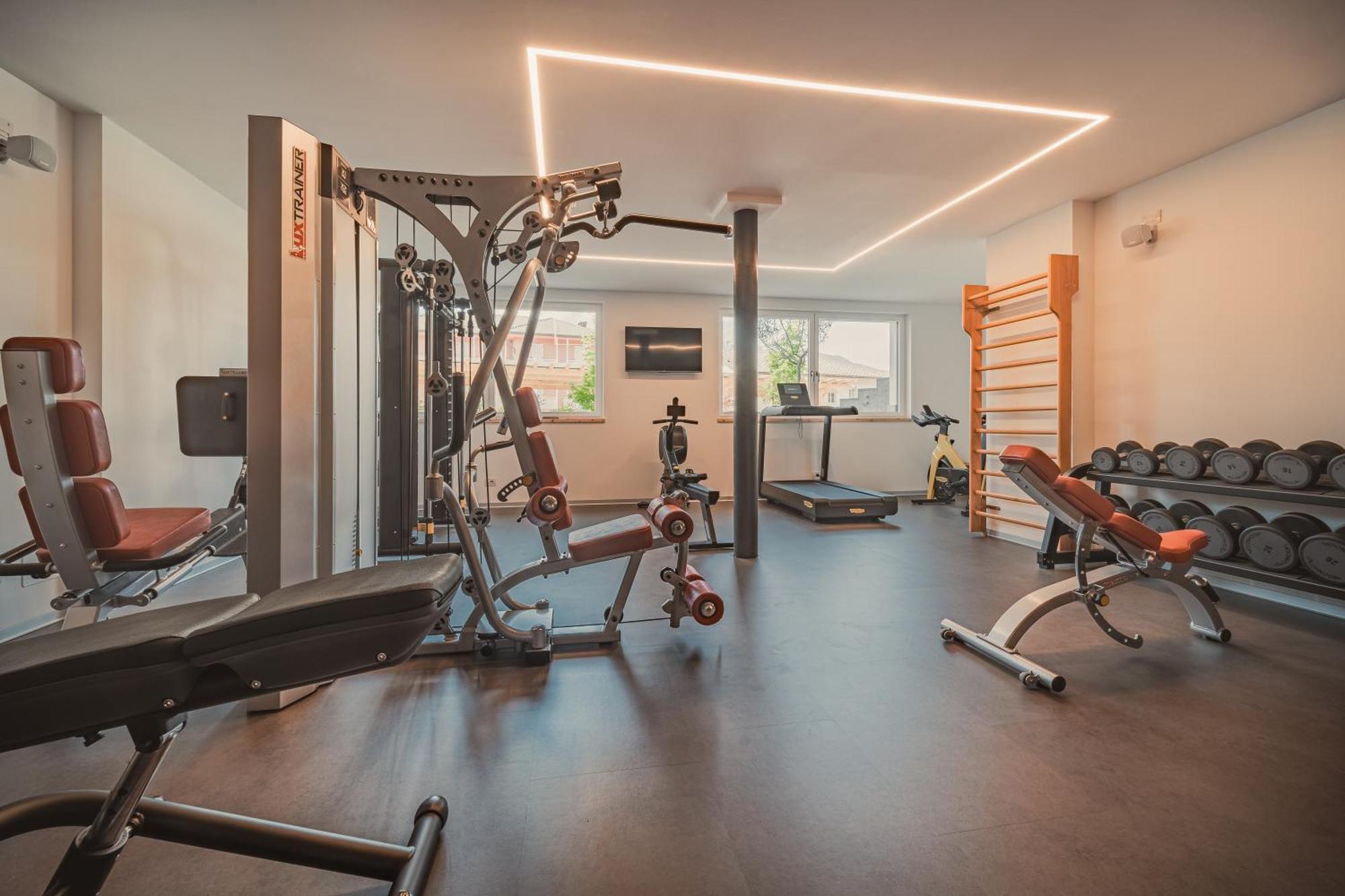 Cristallo Sport & Wellness Hotel Левико Терме Екстериор снимка